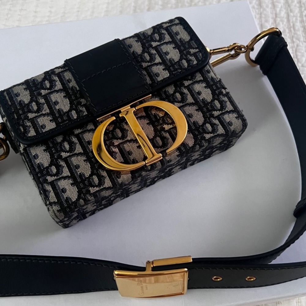 Dior Montaigne 30 box bag oblique Monogram.
